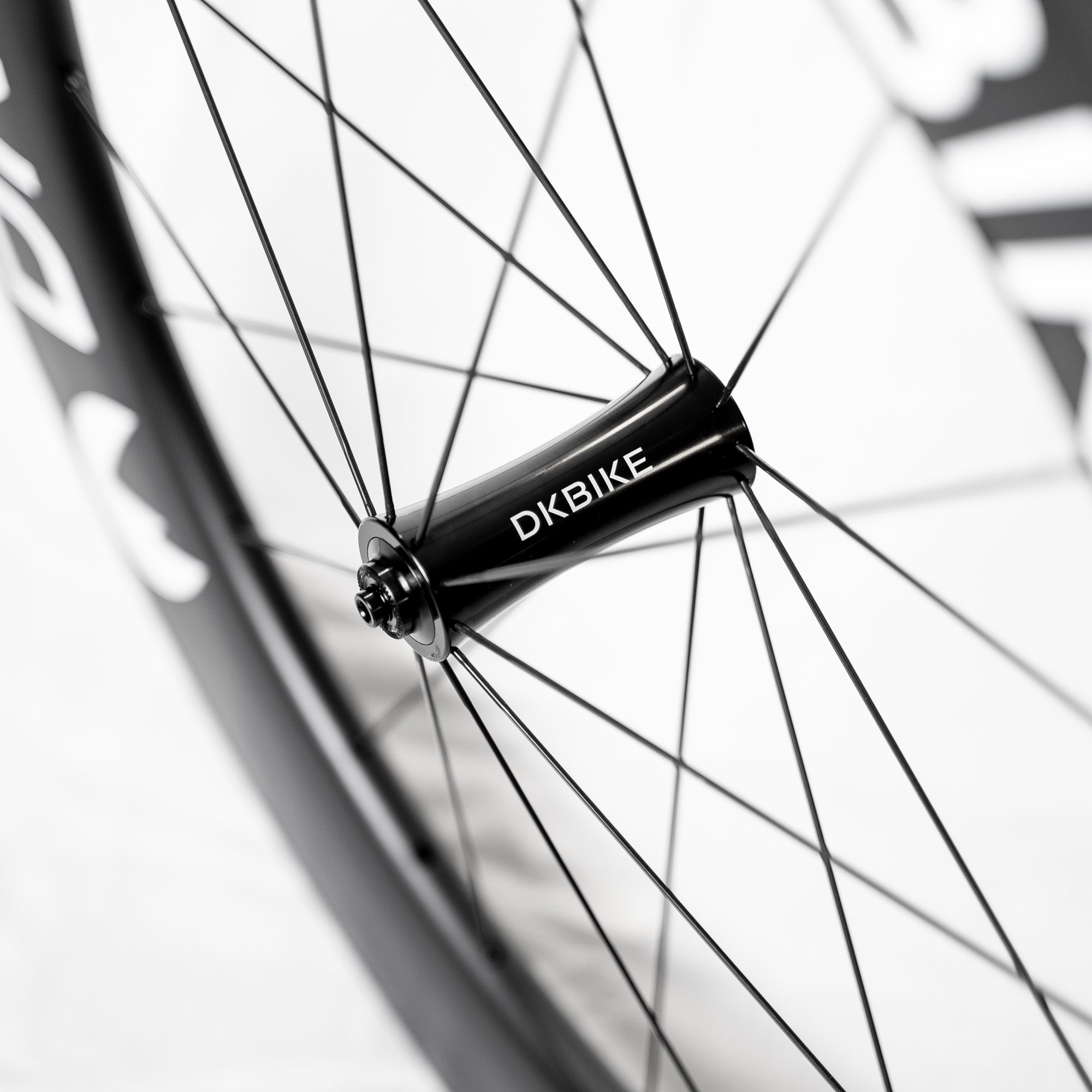 DKBIKE karbon forhjul til fælgbremse - UCI-godkjente hjul