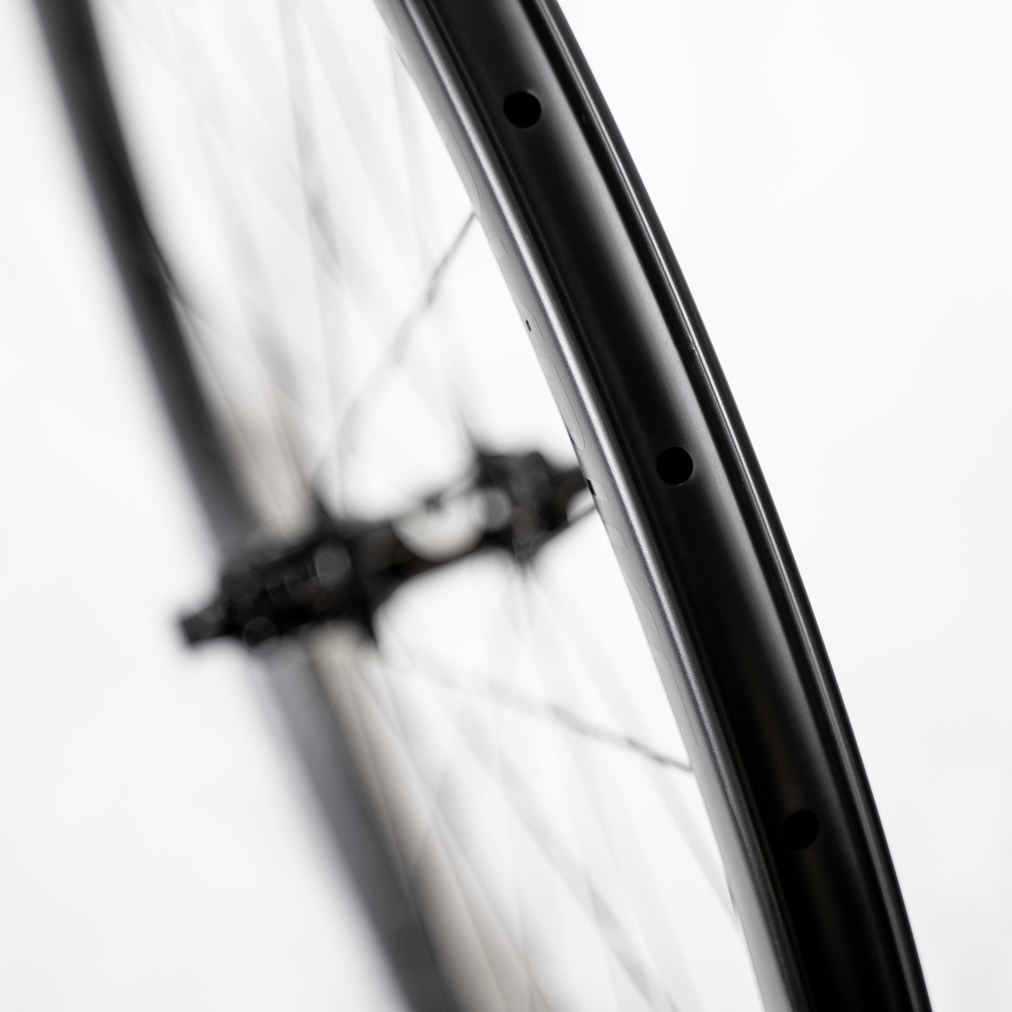 DKBIKE Feather - Karbon lettvekts skivebremse hjulsett